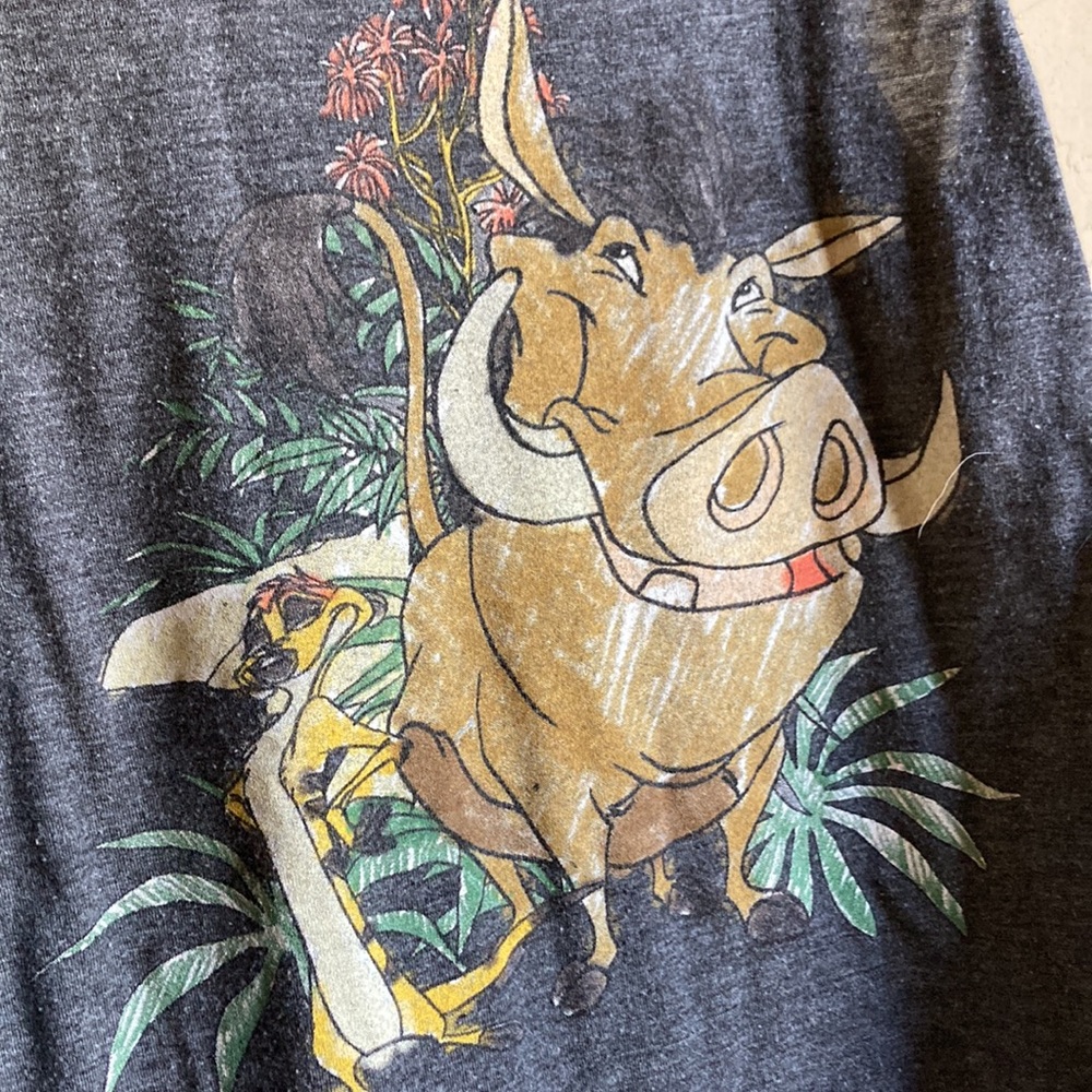 💵3 for $20✅Disney lion King Kone Matata Gray tank top